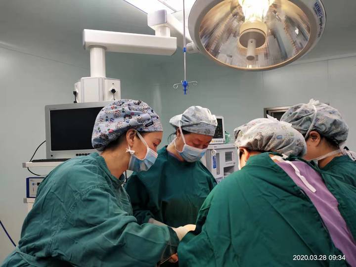 患者長4公斤重子宮肌瘤 雅安仁康醫院醫生為其摘除